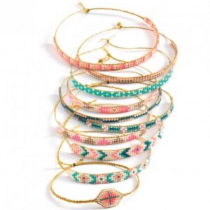PULSERAS Y TELAR PARA TEJER